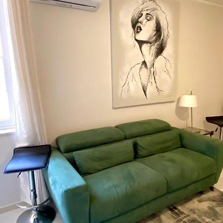 Appartamento Incantevole Al Centro Di Μεσίνα Εξωτερικό φωτογραφία